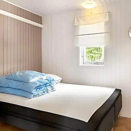 10 Person In Hadsund-by Traum * Odde